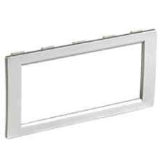 Рамка универсальная на 4 модуля, цвет белый